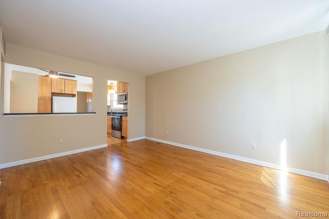304 Tecumseh Street, Commerce Twp, MI 48017