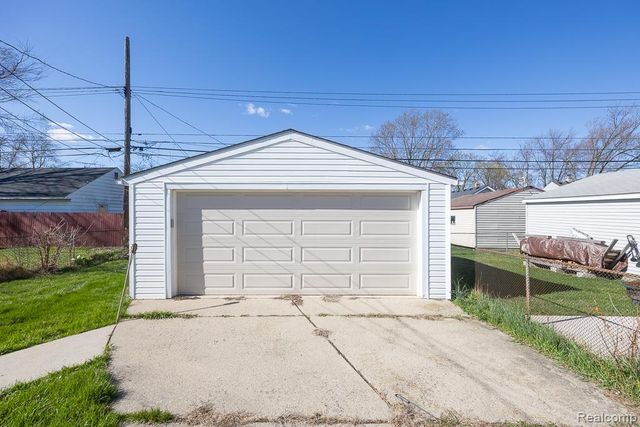 304 Tecumseh Street, Commerce Twp, MI 48017