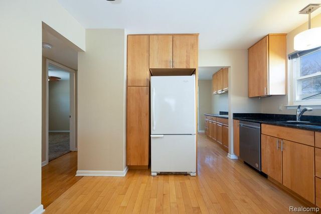 304 Tecumseh Street, Commerce Twp, MI 48017