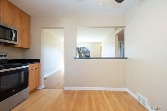 304 Tecumseh Street, Commerce Twp, MI 48017