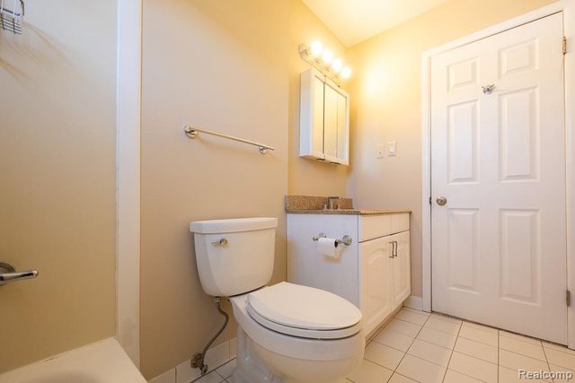 304 Tecumseh Street, Commerce Twp, MI 48017