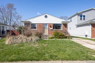 304 Tecumseh Street, Commerce Twp, MI 48017