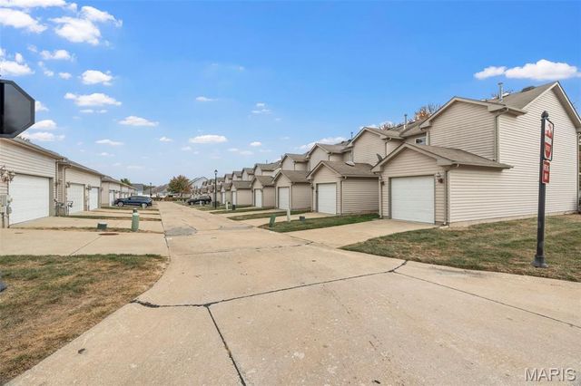 314 Montclair Tower Drive, St Charles, MO 63303