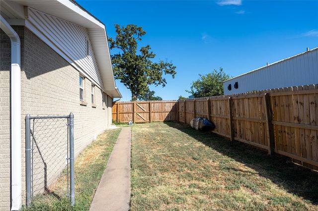 900 6th Street, Rogers, AR 72756