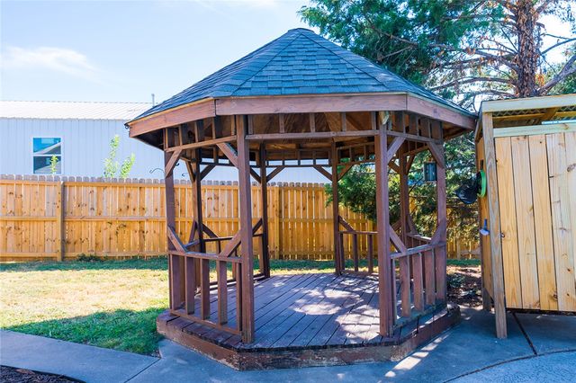 900 6th Street, Rogers, AR 72756