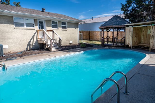 900 6th Street, Rogers, AR 72756