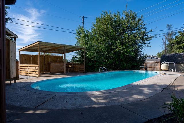 900 6th Street, Rogers, AR 72756