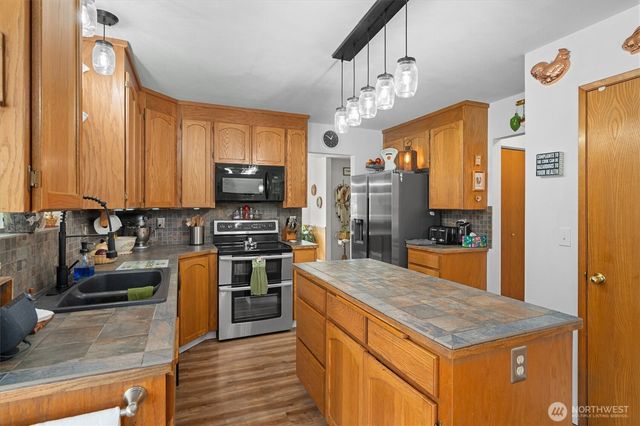 7419 214th Ave E, Bonney Lake, WA 98391