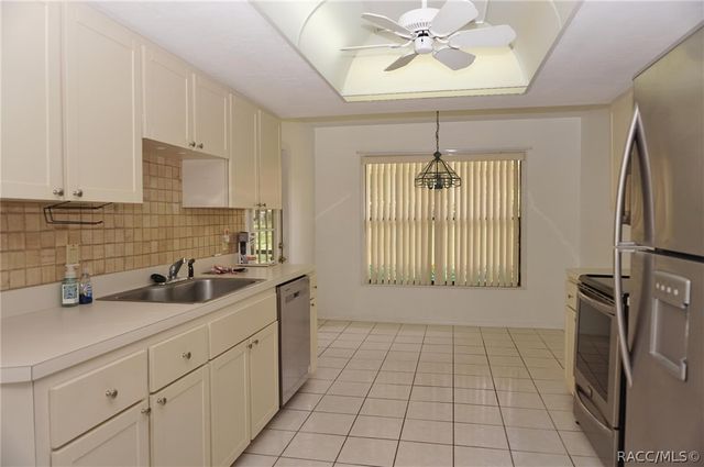 5985 W Croyden Circle, Crystal River, FL 34429
