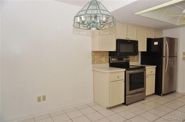5985 W Croyden Circle, Crystal River, FL 34429