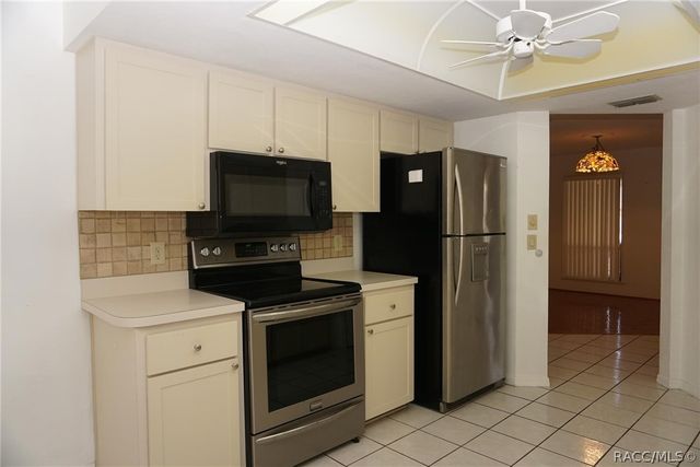 5985 W Croyden Circle, Crystal River, FL 34429