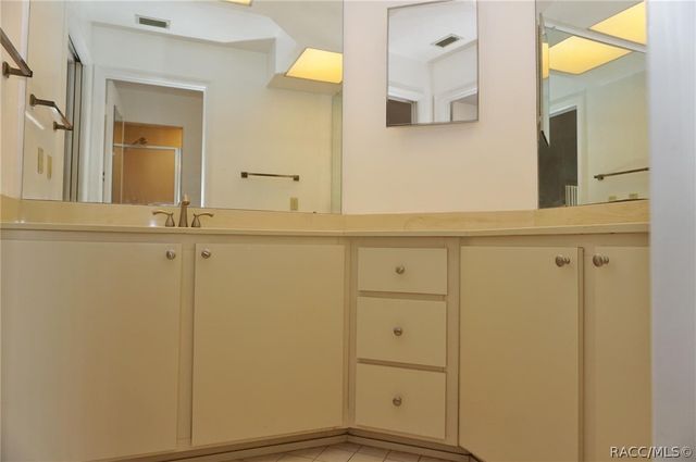 5985 W Croyden Circle, Crystal River, FL 34429