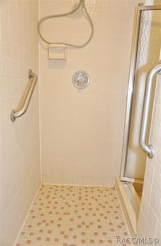5985 W Croyden Circle, Crystal River, FL 34429