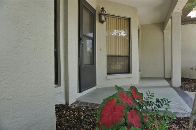 5985 W Croyden Circle, Crystal River, FL 34429
