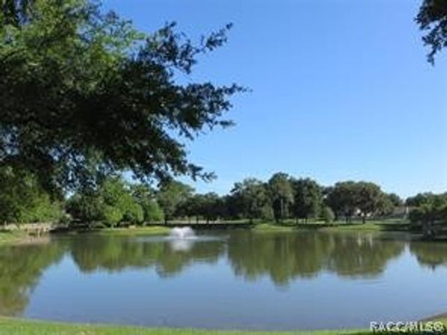 5985 W Croyden Circle, Crystal River, FL 34429