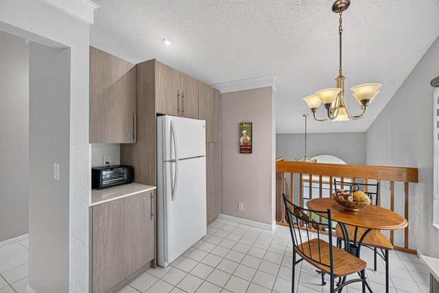 10223 N Circle Lake Drive 201, Boynton Beach, FL 33437