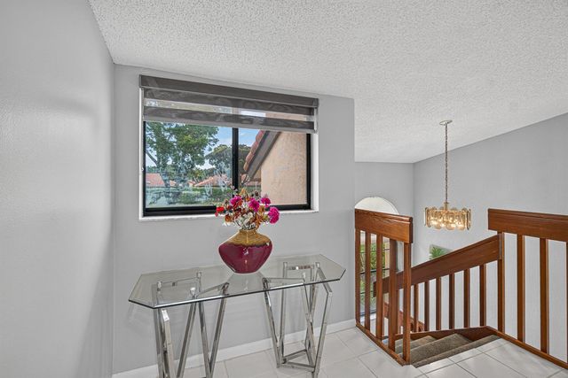 10223 N Circle Lake Drive 201, Boynton Beach, FL 33437