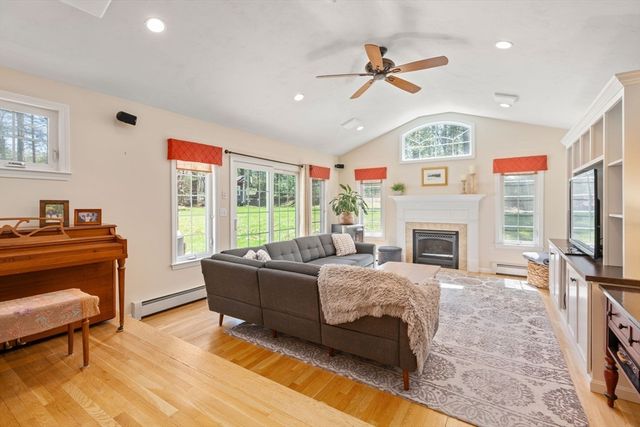 43 Maple Street, Norfolk, MA 02056