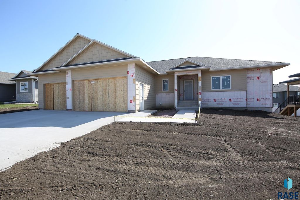 2812 S Faith Ave, Sioux Falls, SD 57110