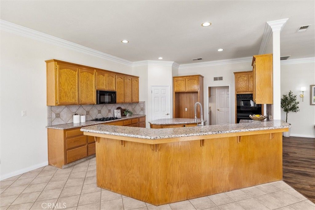 Image 14 of property listing at 14005 Austin Creek Avenue, Bakersfield, CA 93314