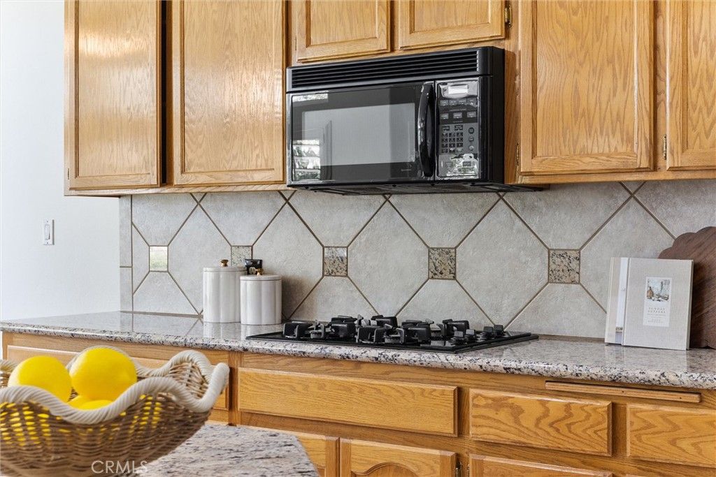 Image 16 of property listing at 14005 Austin Creek Avenue, Bakersfield, CA 93314