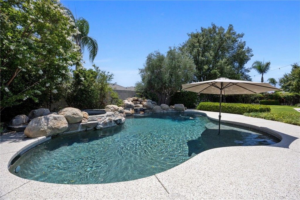 Image 40 of property listing at 14005 Austin Creek Avenue, Bakersfield, CA 93314
