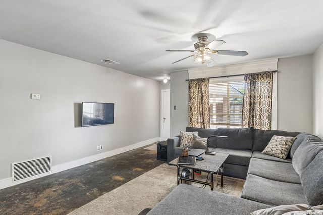 525 SOUTHTRAIL DR, San Antonio, TX 78216