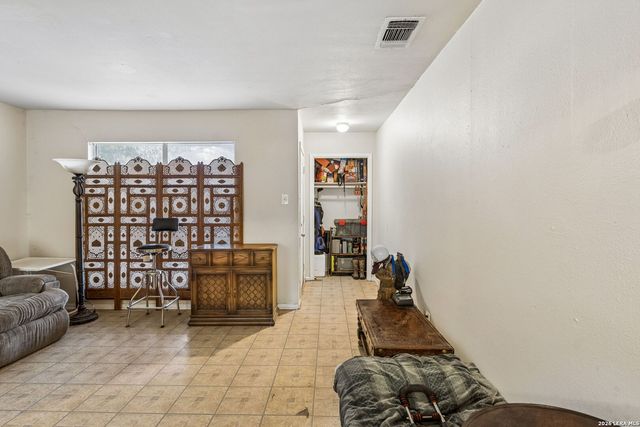 525 SOUTHTRAIL DR, San Antonio, TX 78216