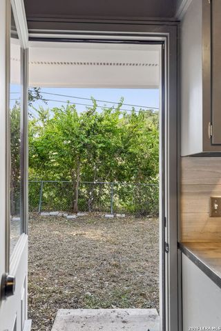 525 SOUTHTRAIL DR, San Antonio, TX 78216
