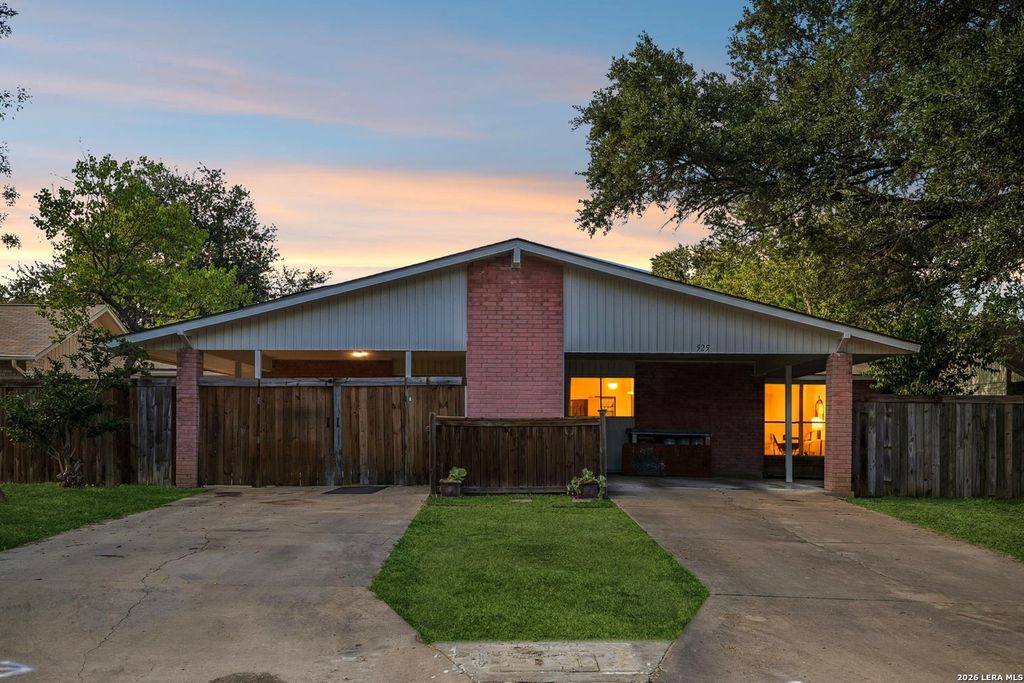 525 SOUTHTRAIL DR, San Antonio, TX 78216