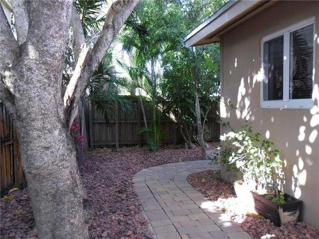 1009 NE 23RD Drive 2, Wilton Manors, FL 33305