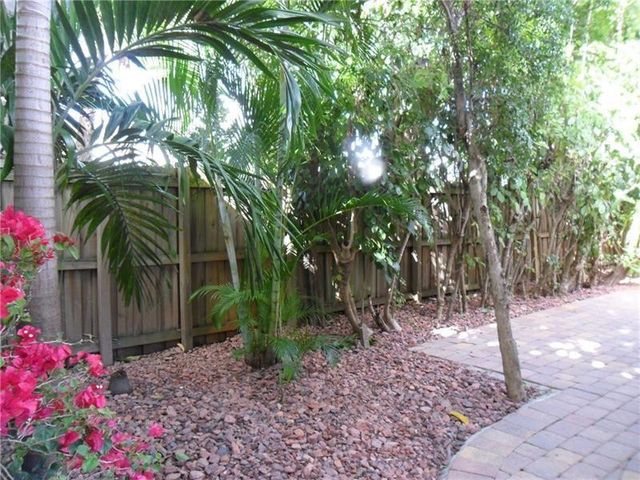 1009 NE 23RD Drive 2, Wilton Manors, FL 33305