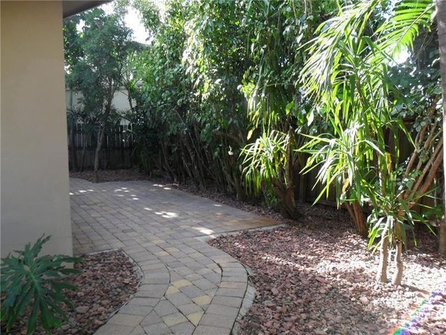 1009 NE 23RD Drive 2, Wilton Manors, FL 33305