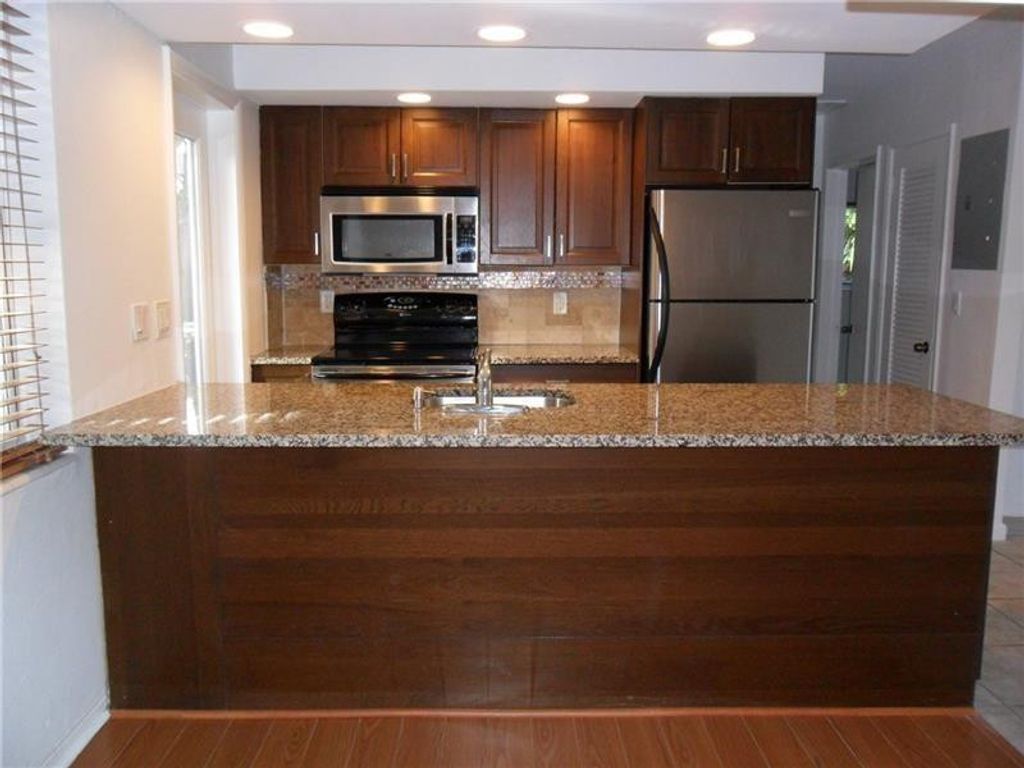 1009 NE 23RD Drive 2, Wilton Manors, FL 33305