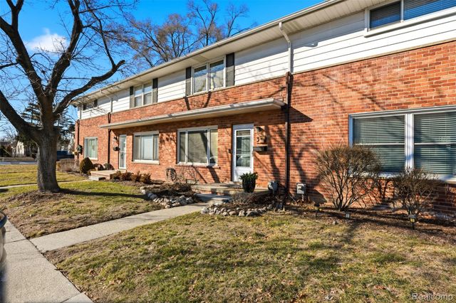 2604 Rochester Road 3, Royal Oak, MI 48073