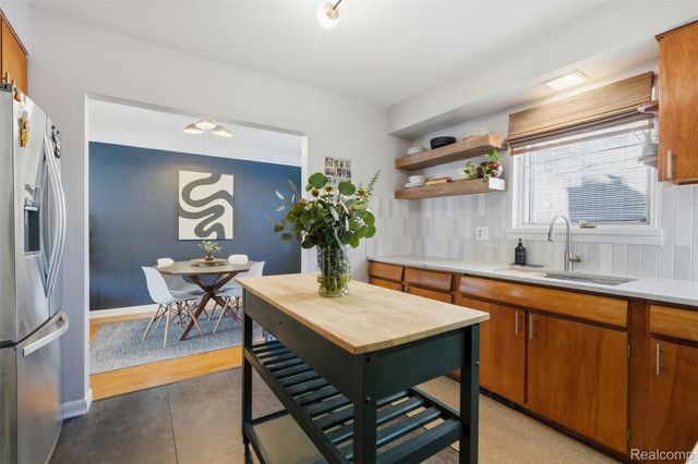 2604 Rochester Road 3, Royal Oak, MI 48073