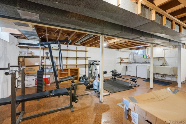 2604 Rochester Road 3, Royal Oak, MI 48073