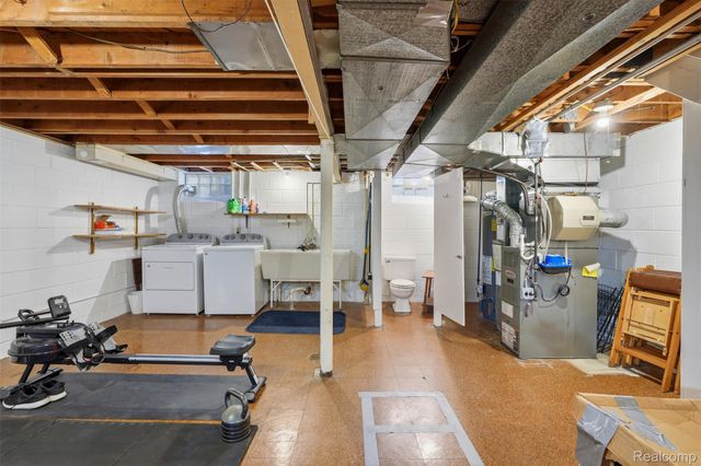 2604 Rochester Road 3, Royal Oak, MI 48073