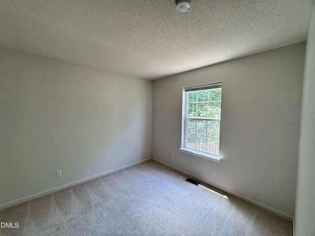 1004 Starkland Way, Holly Springs, NC 27540