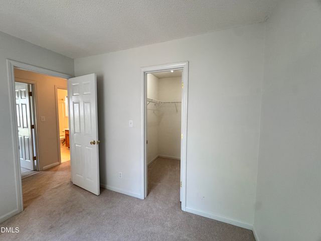 1004 Starkland Way, Holly Springs, NC 27540
