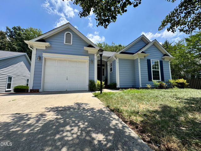 1004 Starkland Way, Holly Springs, NC 27540