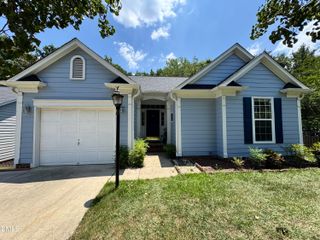 1004 Starkland Way, Holly Springs, NC 27540