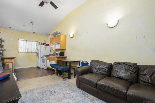 12452 Janet Kay Way, El Cajon, CA 92021