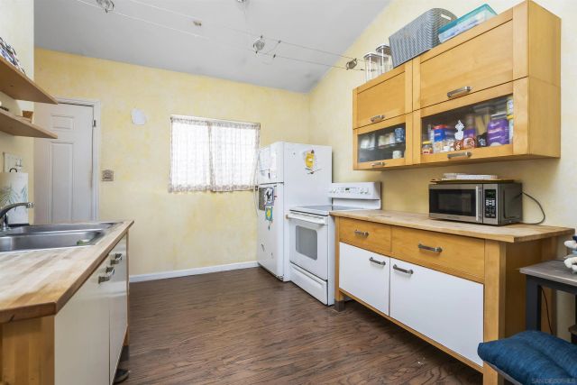 12452 Janet Kay Way, El Cajon, CA 92021