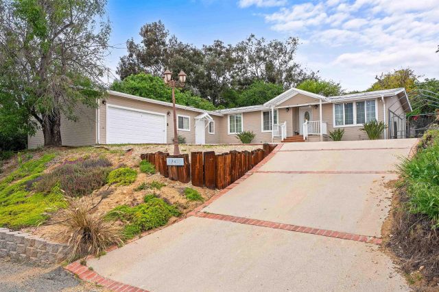 12452 Janet Kay Way, El Cajon, CA 92021