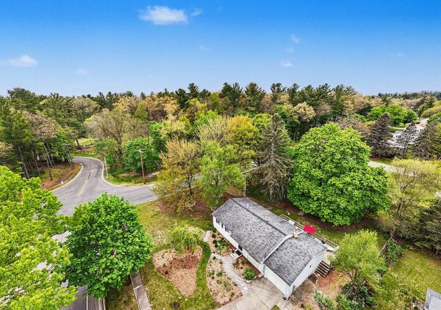 935 S Baldwin Street, Greenville, MI 48838