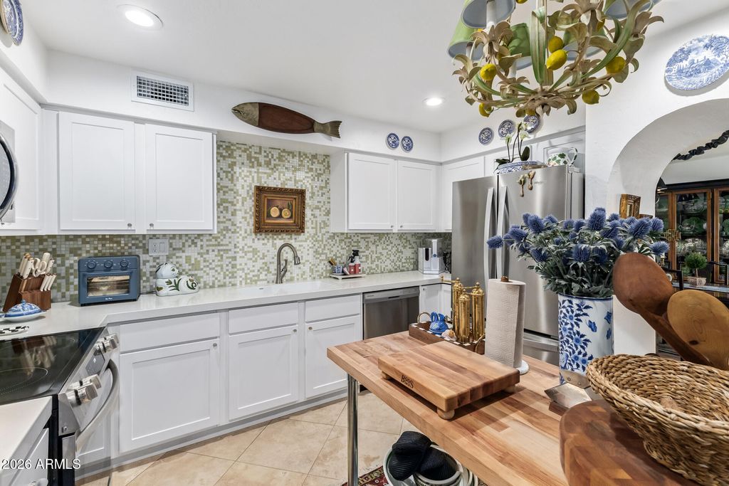 Image 11 of property listing at 5825 N 12TH Street 3, Phoenix, AZ 85014