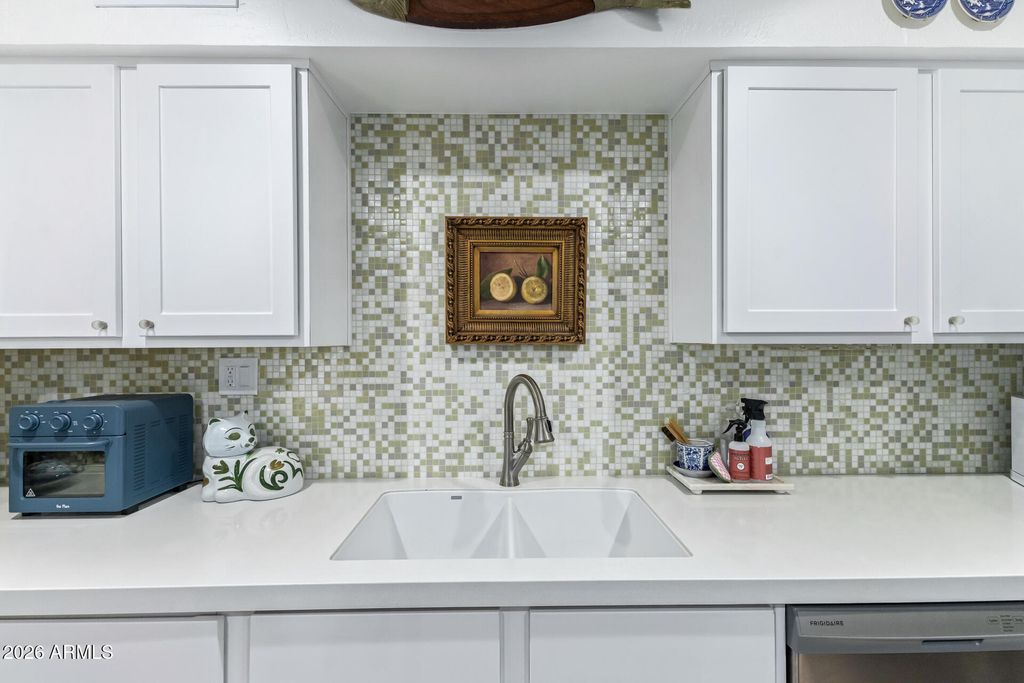 Image 13 of property listing at 5825 N 12TH Street 3, Phoenix, AZ 85014
