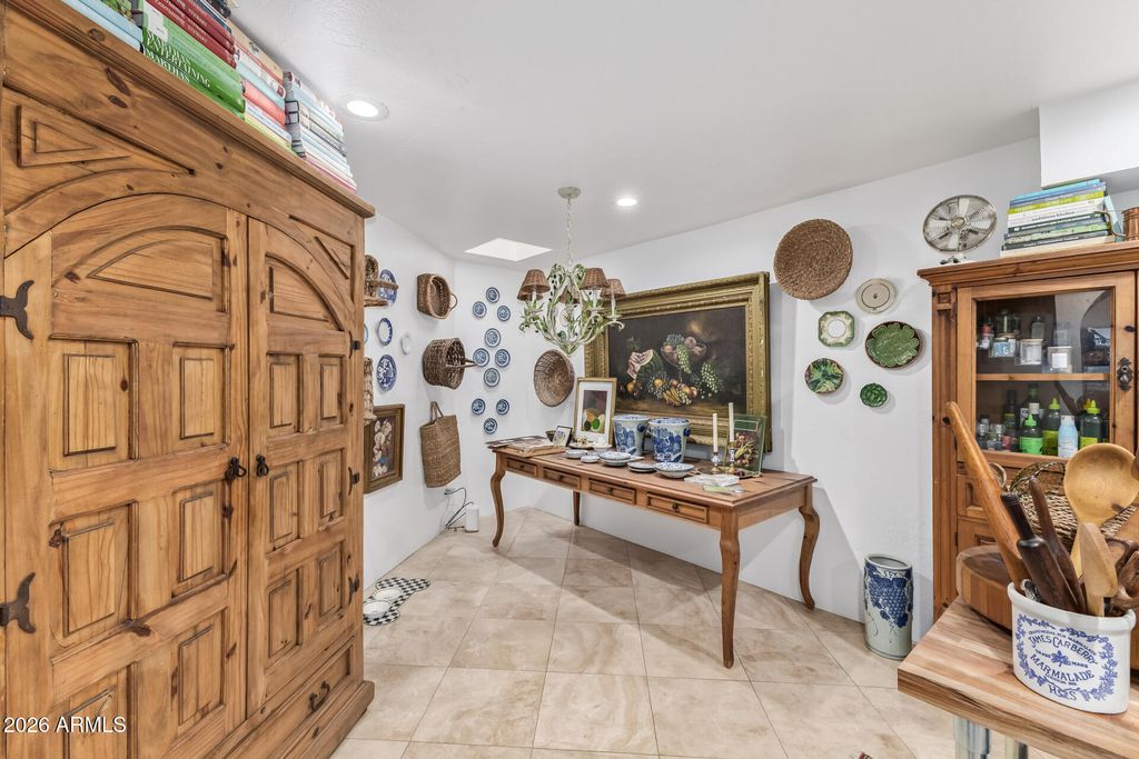 Image 15 of property listing at 5825 N 12TH Street 3, Phoenix, AZ 85014