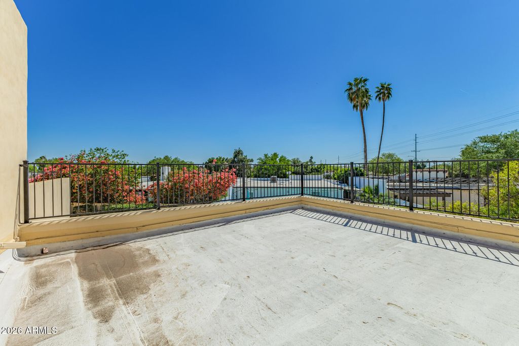 Image 32 of property listing at 5825 N 12TH Street 3, Phoenix, AZ 85014
